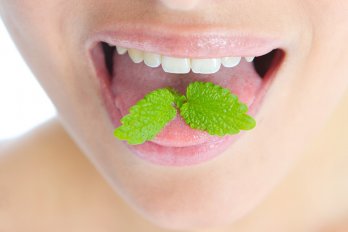 راههای رفع بوی بد دهان