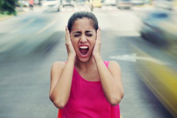 چگونه صدا به گوش های شما آسیب میرساند؟