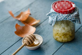 پیاز چگونه به رشد مو کمک میکند؟
